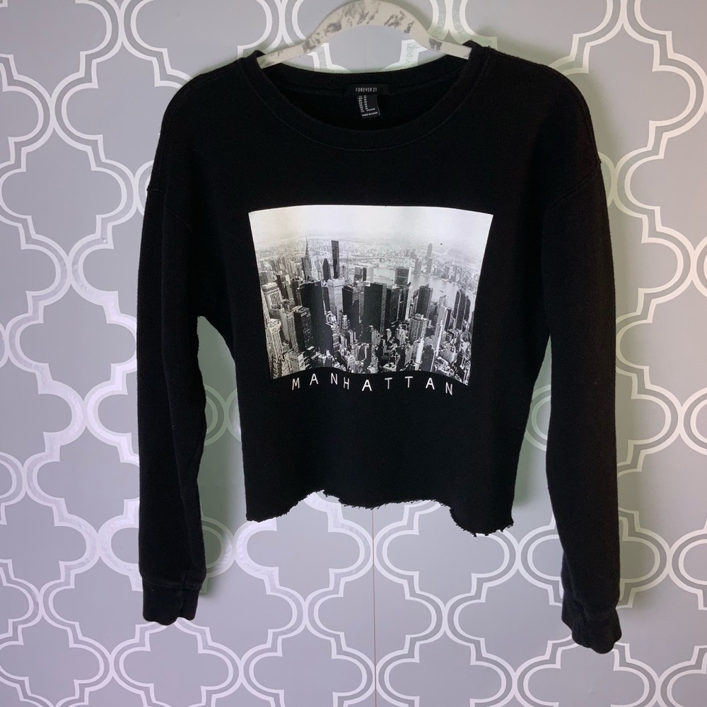 Forever 21 cropped sweatshirt manhattan with twin towers size m